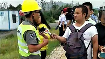 株洲市副市長(zhǎng)、市公安局局長(zhǎng)李曉葵視查工地現(xiàn)場(chǎng)